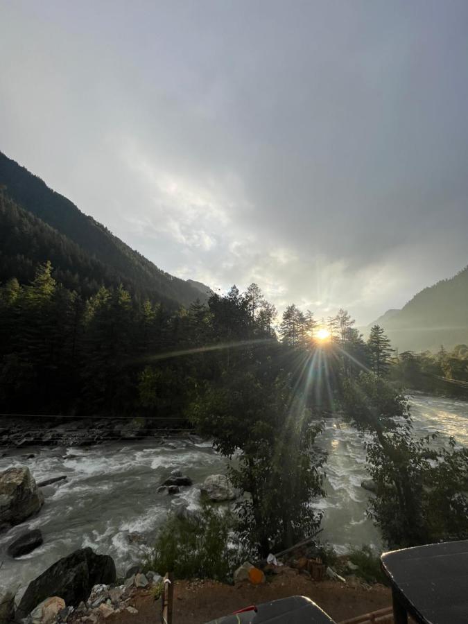 Shanti Cafe - Hotel&Restaurant Kasol Eksteriør billede