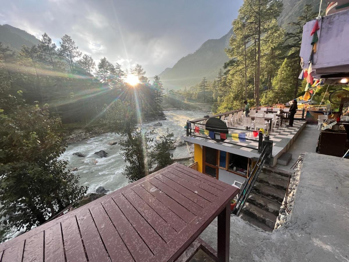 Shanti Cafe - Hotel&Restaurant Kasol Eksteriør billede