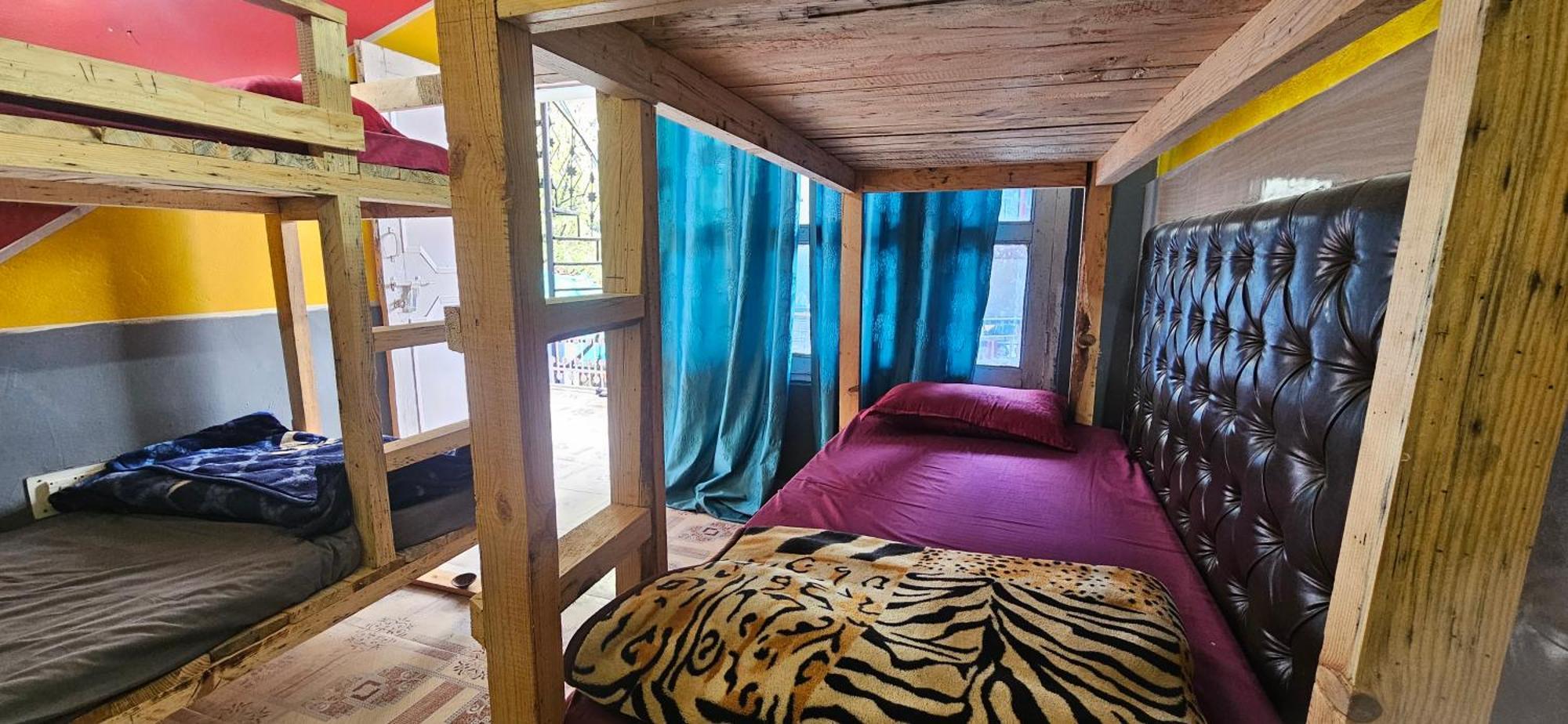 Shanti Cafe - Hotel&Restaurant Kasol Eksteriør billede