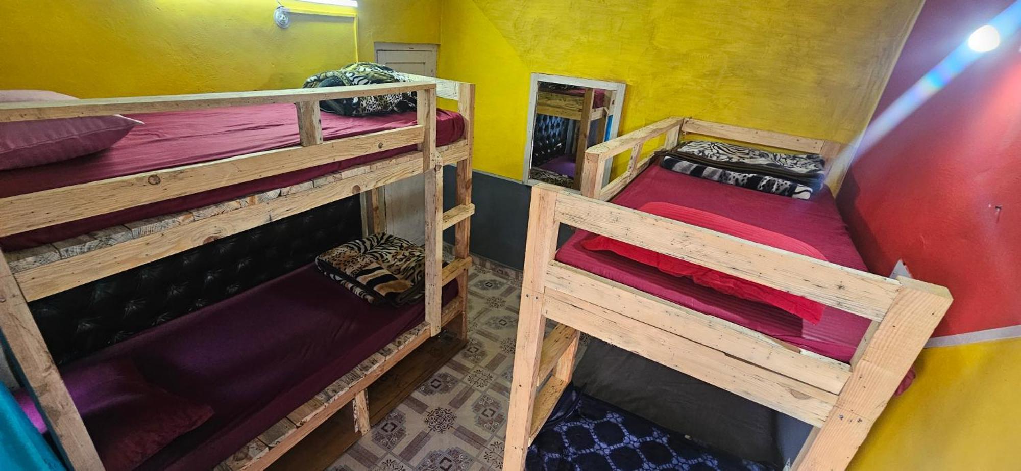 Shanti Cafe - Hotel&Restaurant Kasol Eksteriør billede